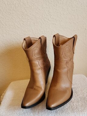 Dingo Camel Embroidered Bootie Cowboy Leather Boots